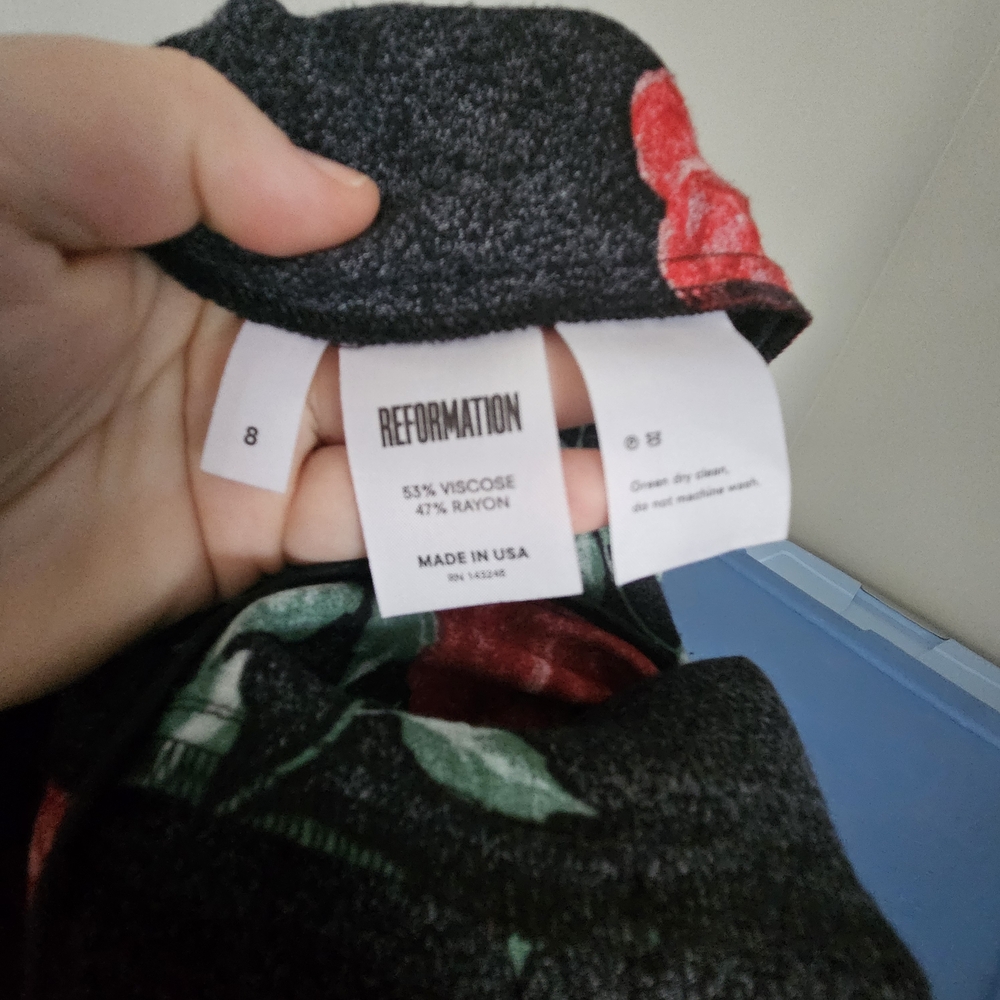 Reformation Carnation Black Maxi Dress with Red Rose Print Size 8 - Picture 10 of 10
